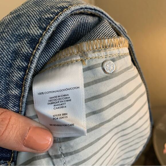 Cabi Womens Boyfriend Jeans Size 2 Distressed Straight Cropped Paint Splatter - Picture 16 of 16